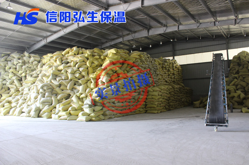 輕質(zhì)抹灰石膏和水泥砂漿哪個(gè)好 ？